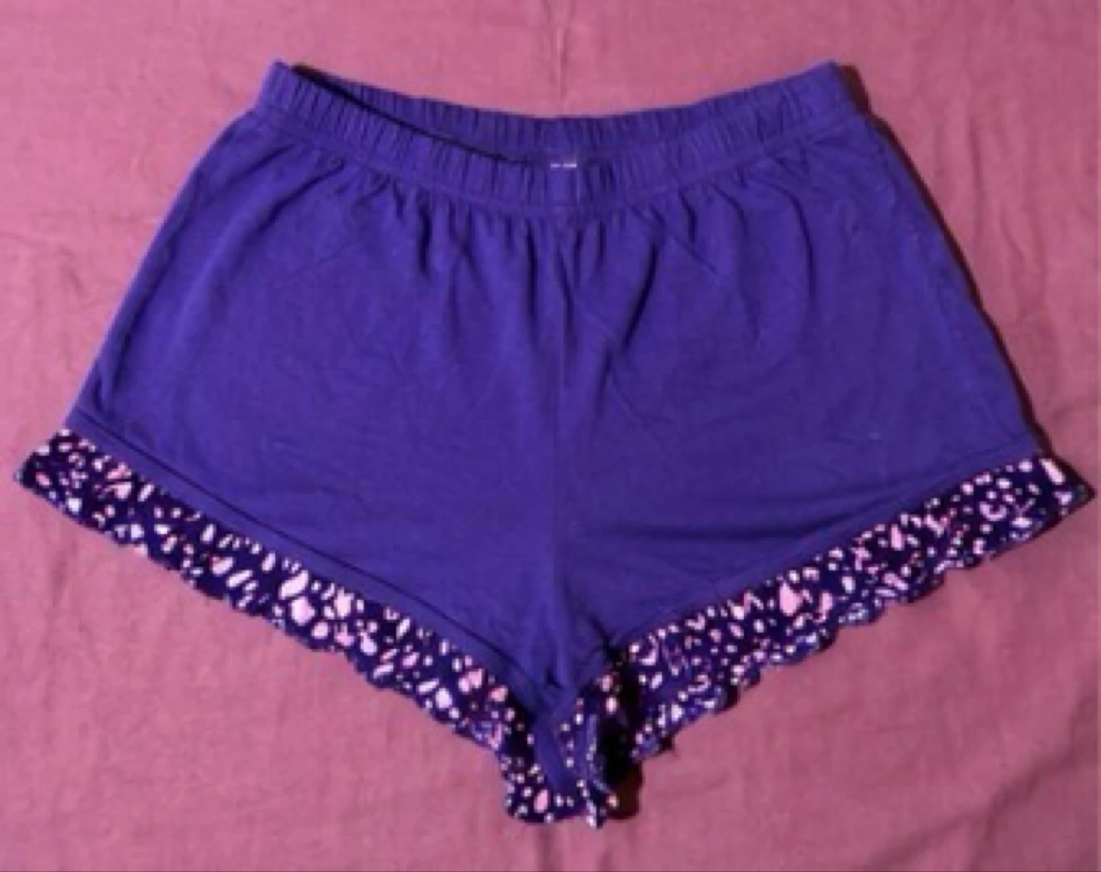 Blaue pyjama met bretels en bijpassende rucheshort met print, maat 42/44 nachtkledingset – photo 4